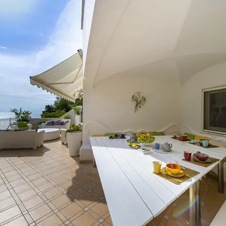 Villa - Elio